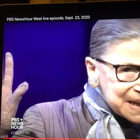 VINTAGE Gloves.  Elastic lace. Looks like RBG likes them too. OS - Picture 5 of 5